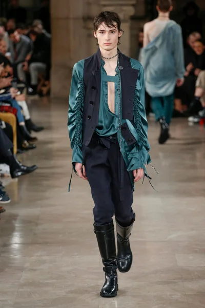Look 28